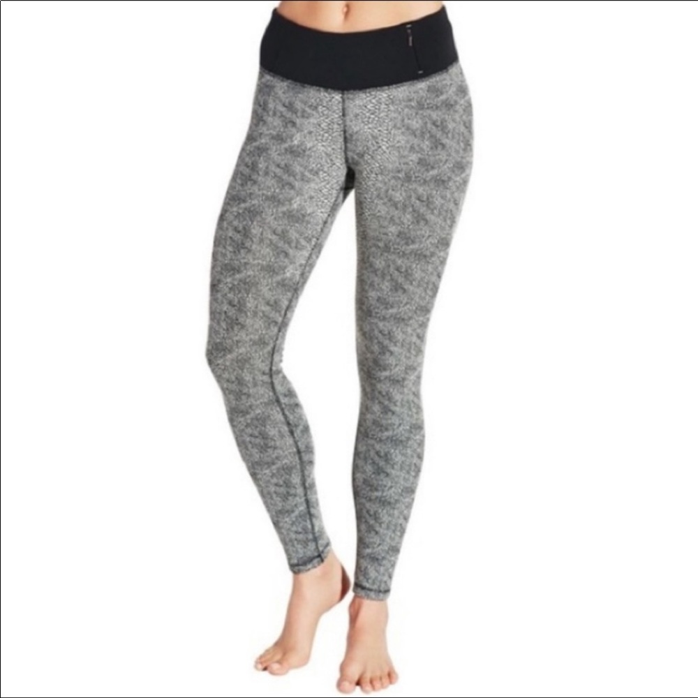 Calia by Carrie Underwood Tight Fit Leggings